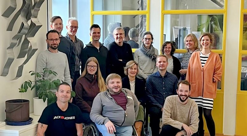 Gruppenfoto Treffen Projektteam Budgetkompetenz im TUECHTIG Foto Thomas Szymanowicz